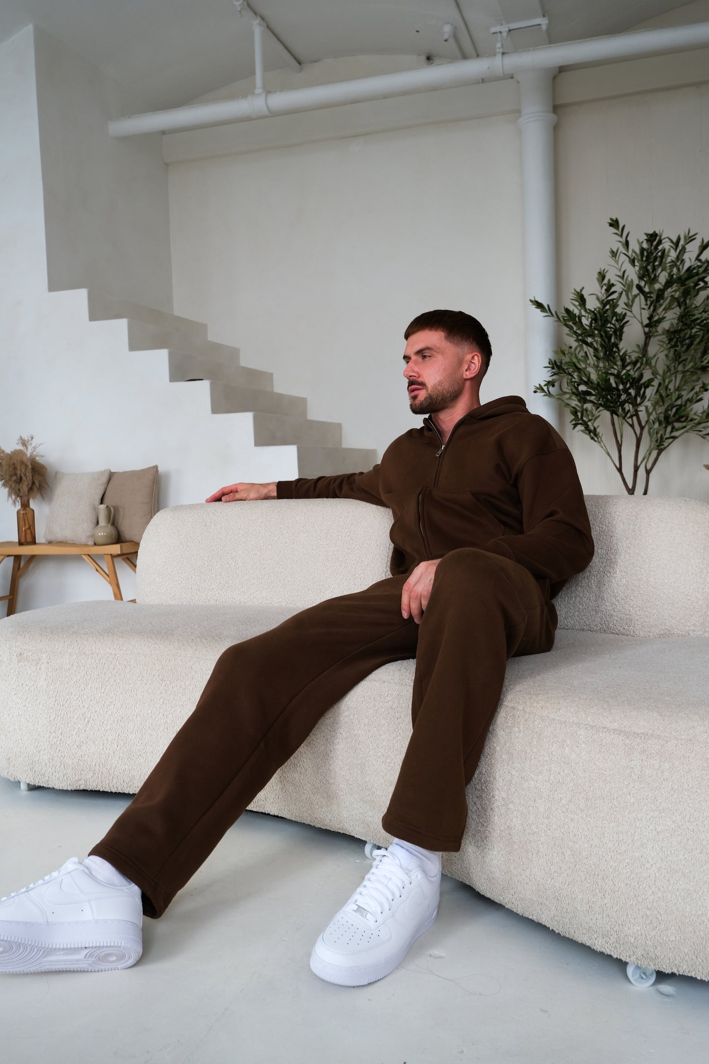 ESSENTIAL SWEATPANTS - BROWN