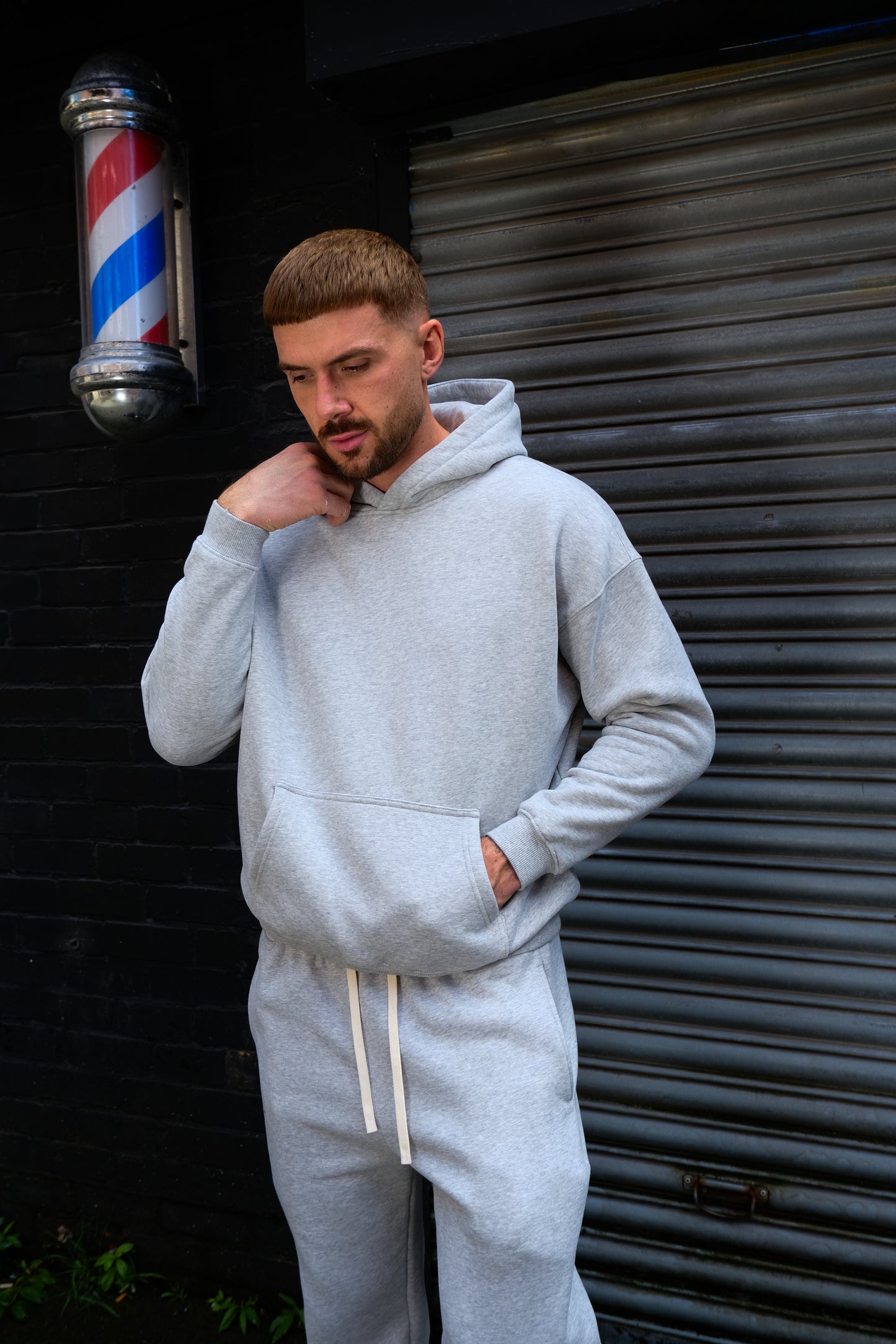 ESSENTIAL HOODIE - GREY