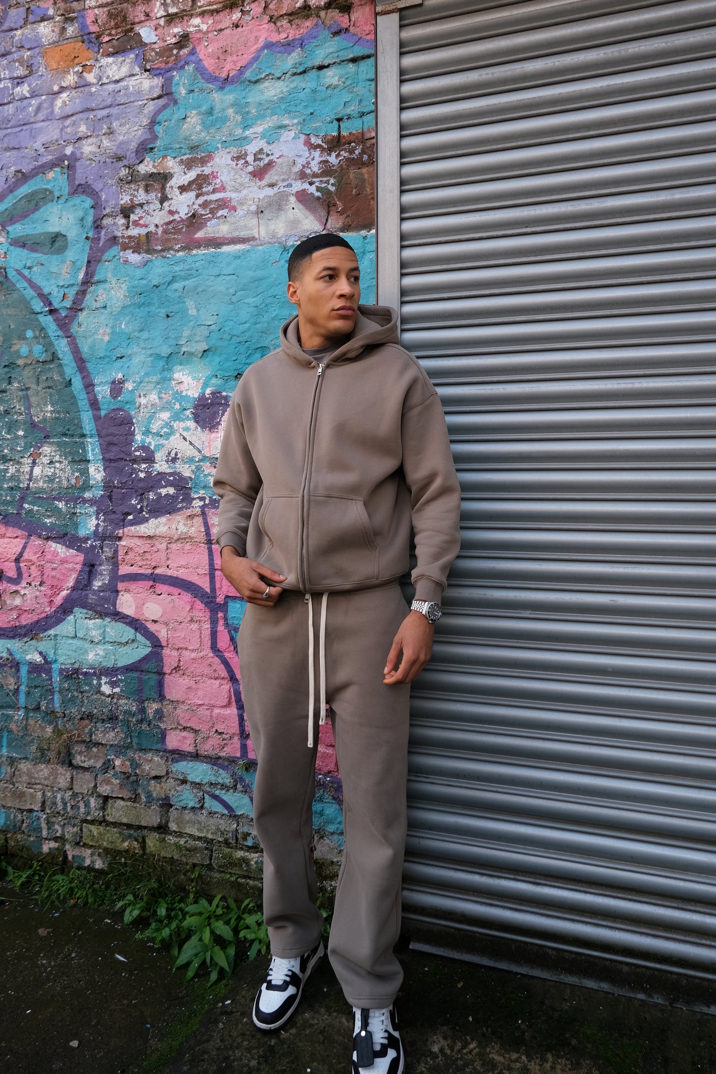 ESSENTIAL SWEATPANTS - KHAKI