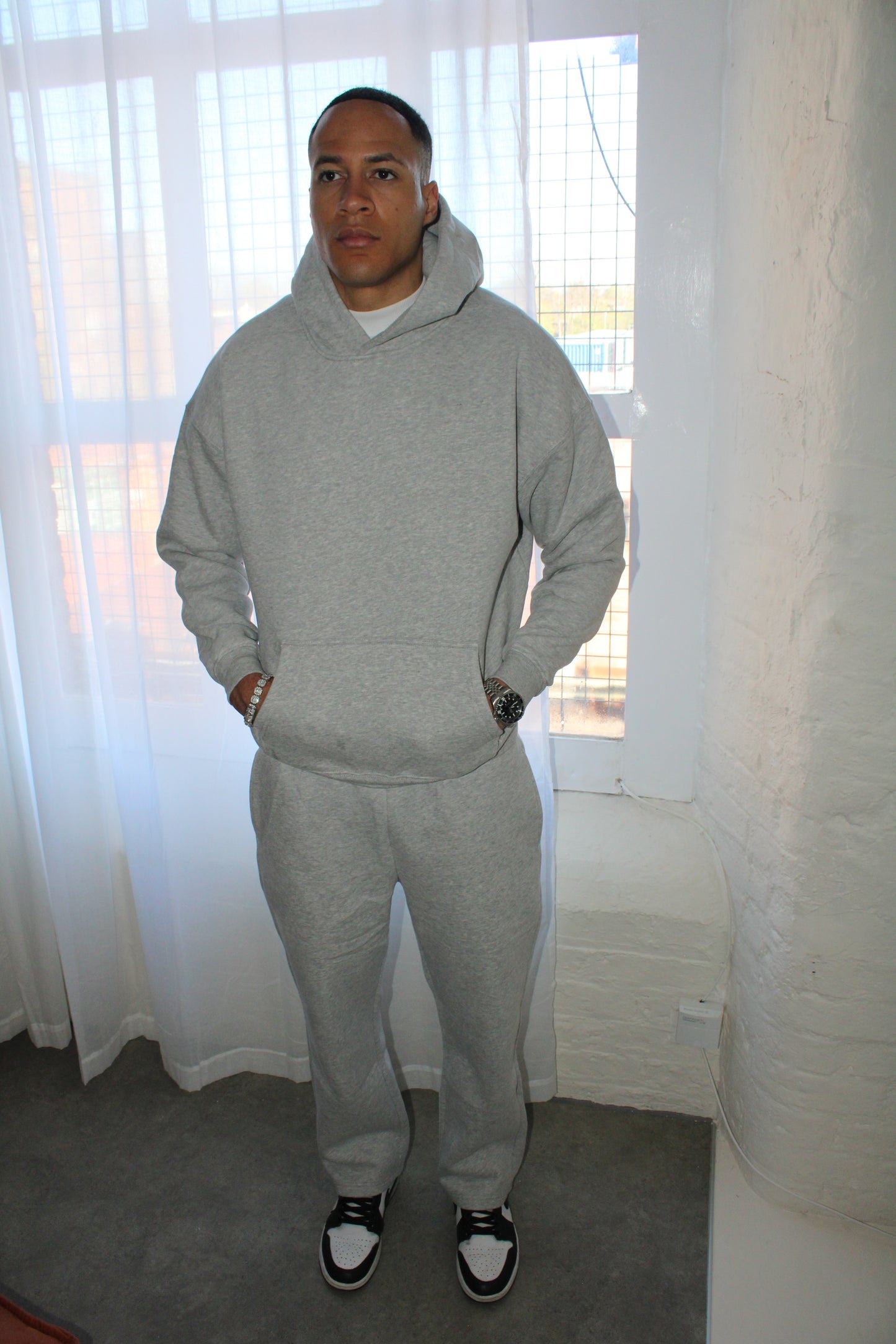 ESSENTIAL HOODIE - GREY