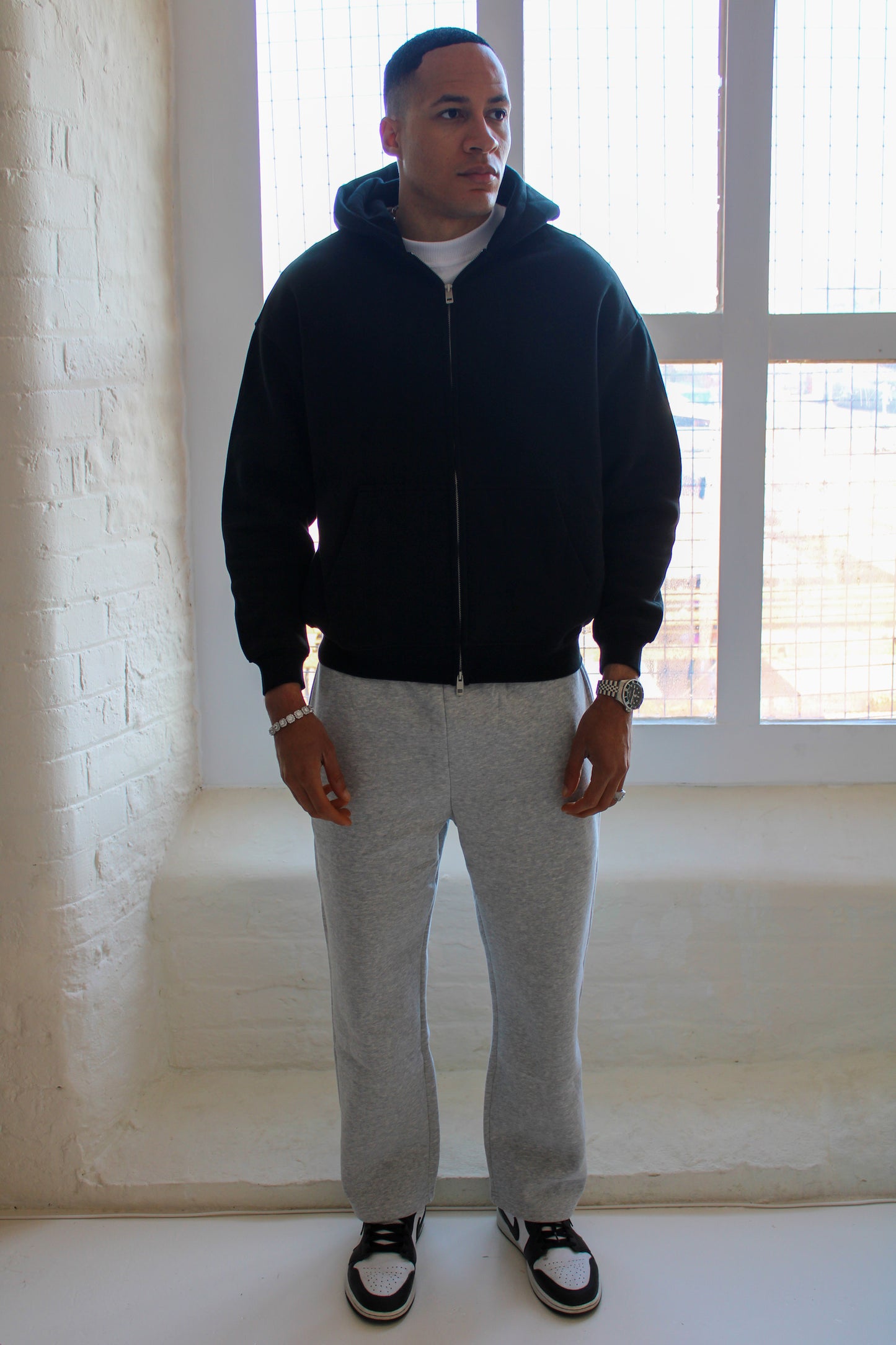 ESSENTIAL DOUBLE ZIP HOODIE - BLACK