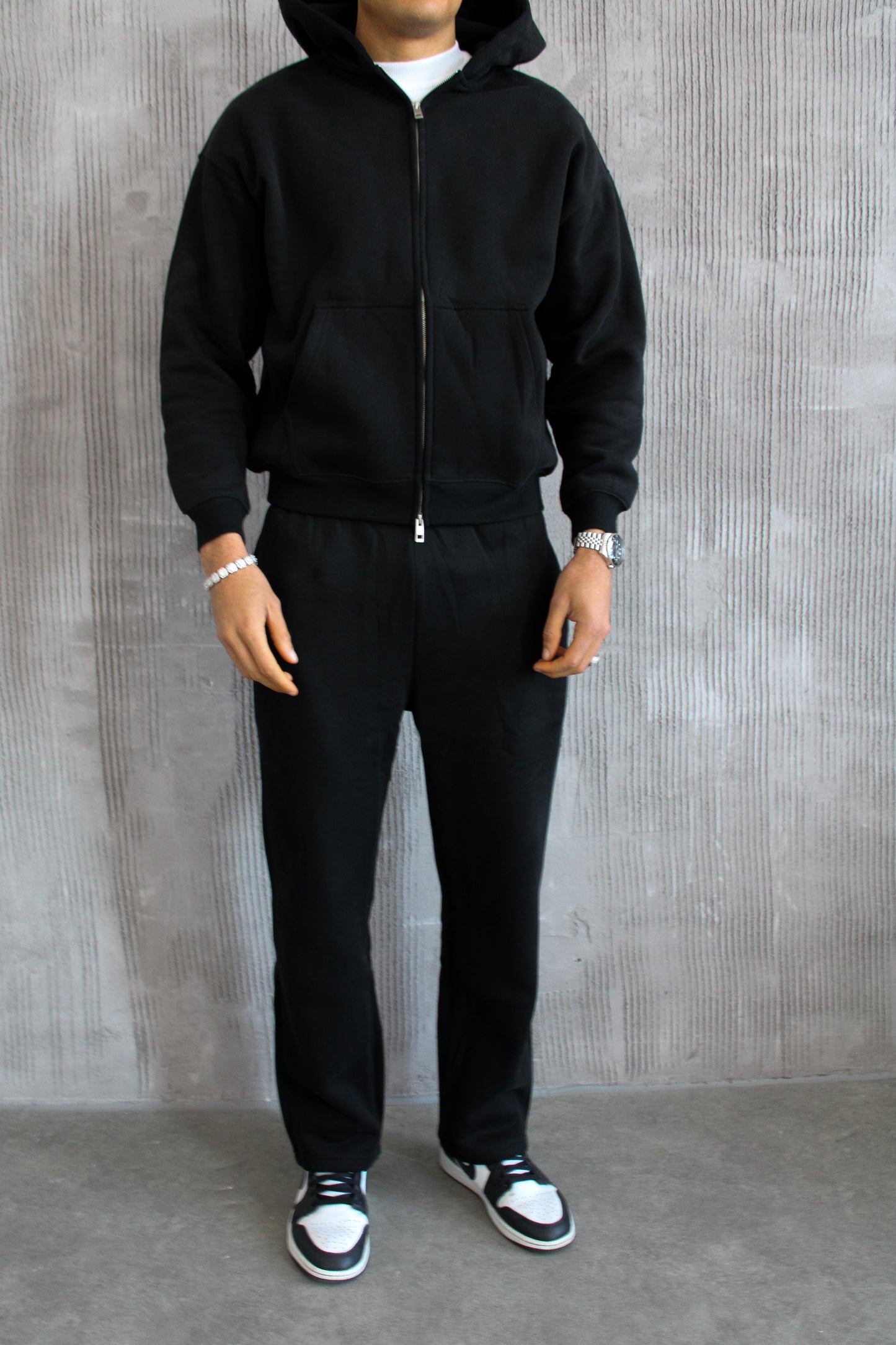 ESSENTIAL DOUBLE ZIP HOODIE - BLACK