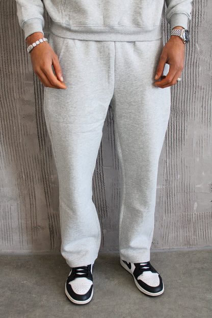 ESSENTIAL SWEATPANTS - GREY
